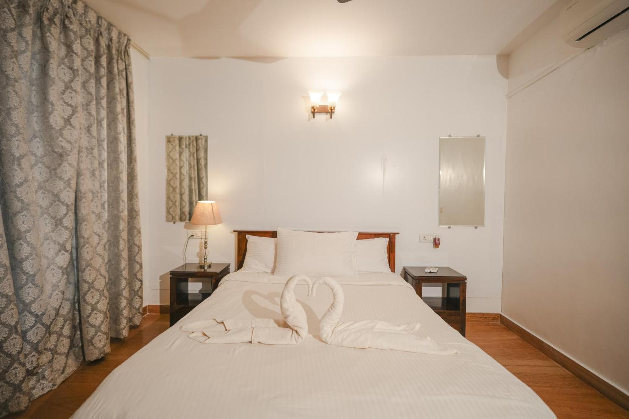 Villa M - Jia 3- 3Bhk In Candolim, Pool Facing, Near Beach, Breakfast Included Kültér fotó