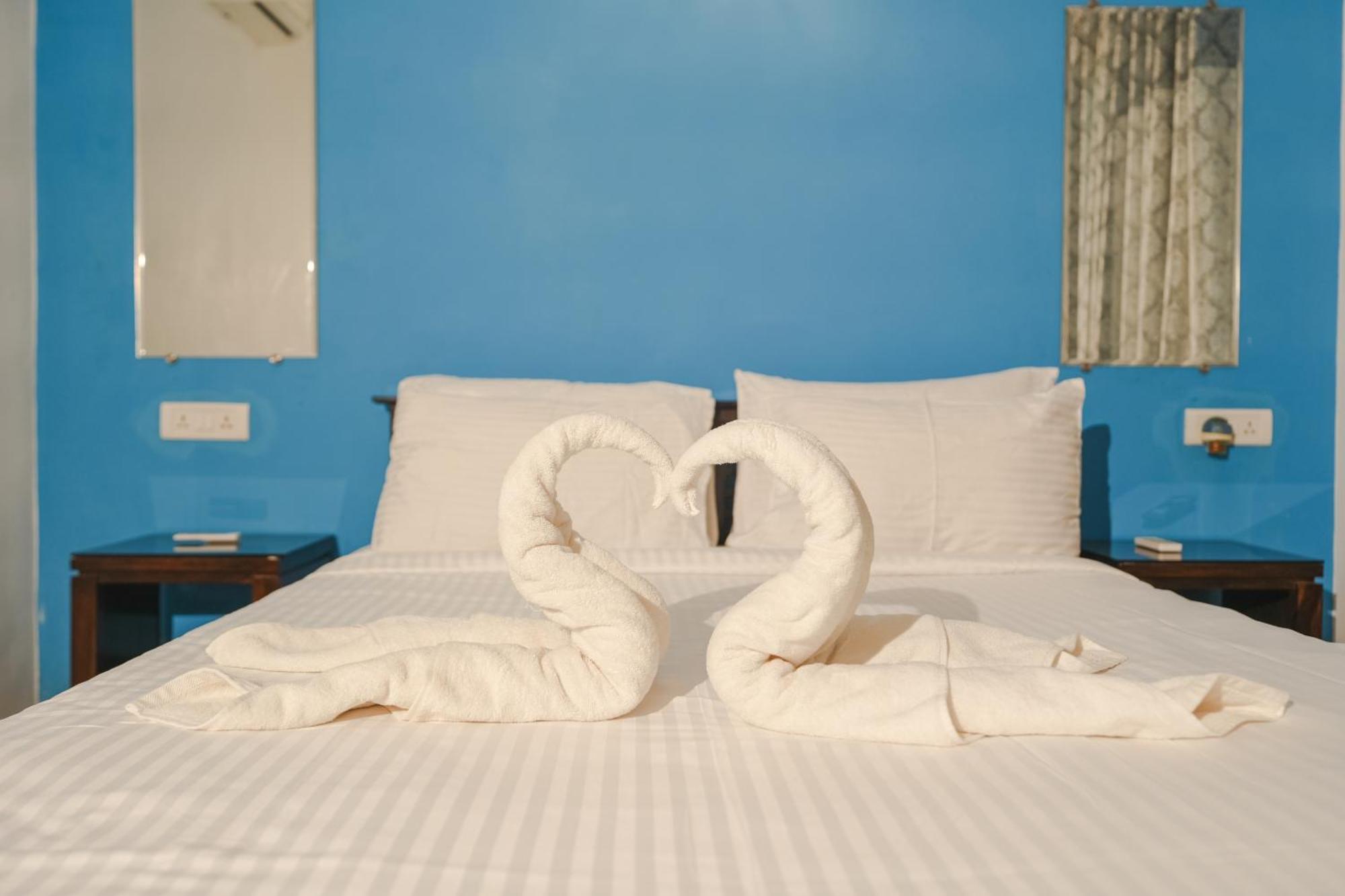 Villa M - Jia 3- 3Bhk In Candolim, Pool Facing, Near Beach, Breakfast Included Kültér fotó